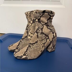 Steve Madden Elory Snakeskin Ankle Bootie Women’s 9 Chunky Block Heel Zipper Tan